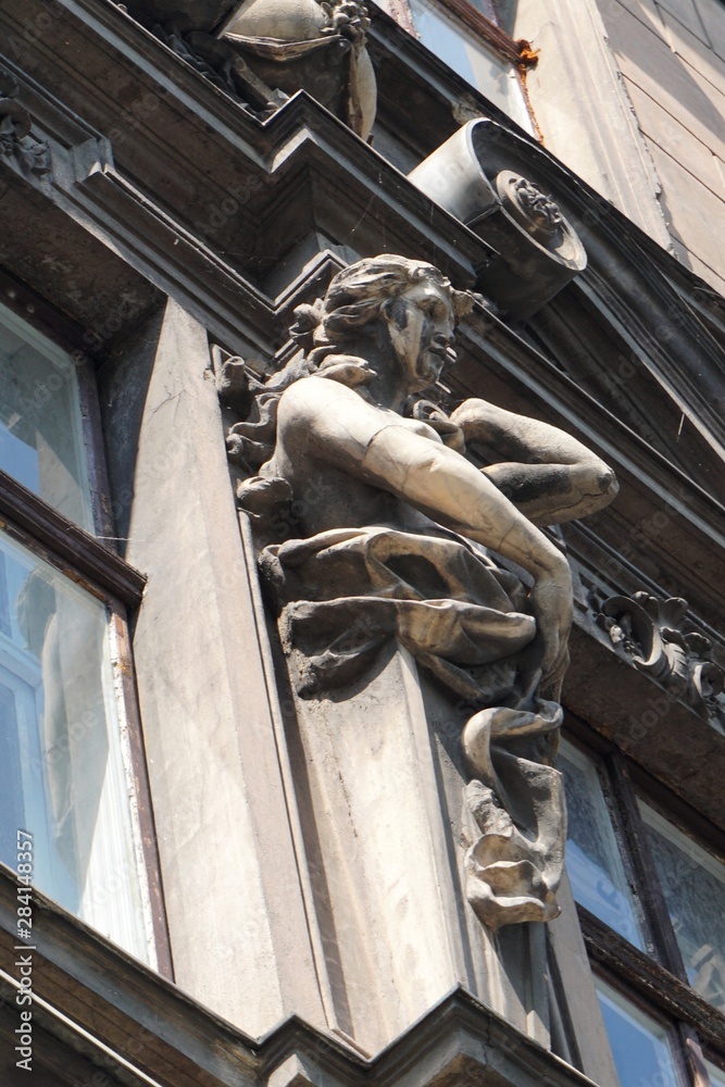 Caryatid 01 Caryatid 01