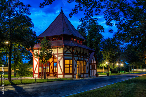 Obraz na płótnie historische Straßenbahnhaltestelle w salonie