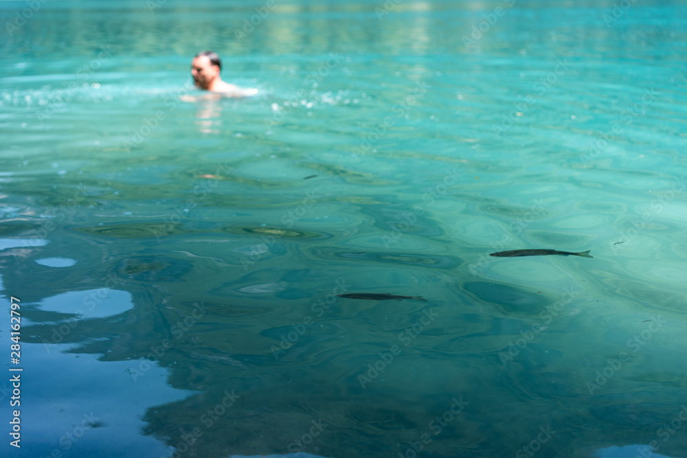 Der türkisblaue Tennosee oberhalb des Gardasees in Italien