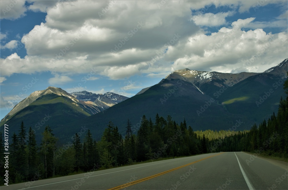 Spectacular scenery of Yoho National Park, BC, Canada  