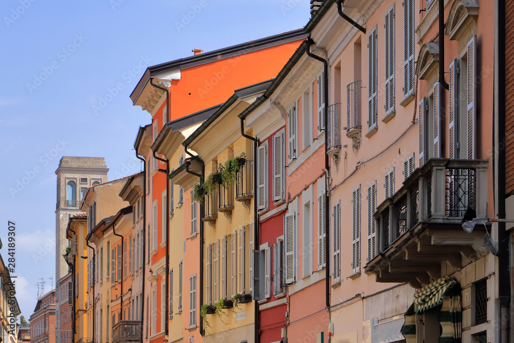 piacenza, palazzi storici colorati, italia, piacenza city, colorful historic buildings, Italy