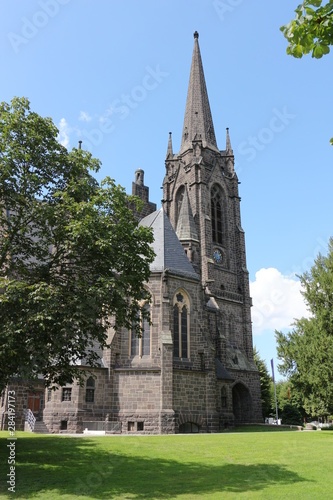 Blick auf die evangelische Dankeskirche im Zentrum von Bad Nauheim photo