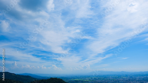 【写真素材】 青空 空 雲 夏の空 背景 背景素材 8月 コピースペース 