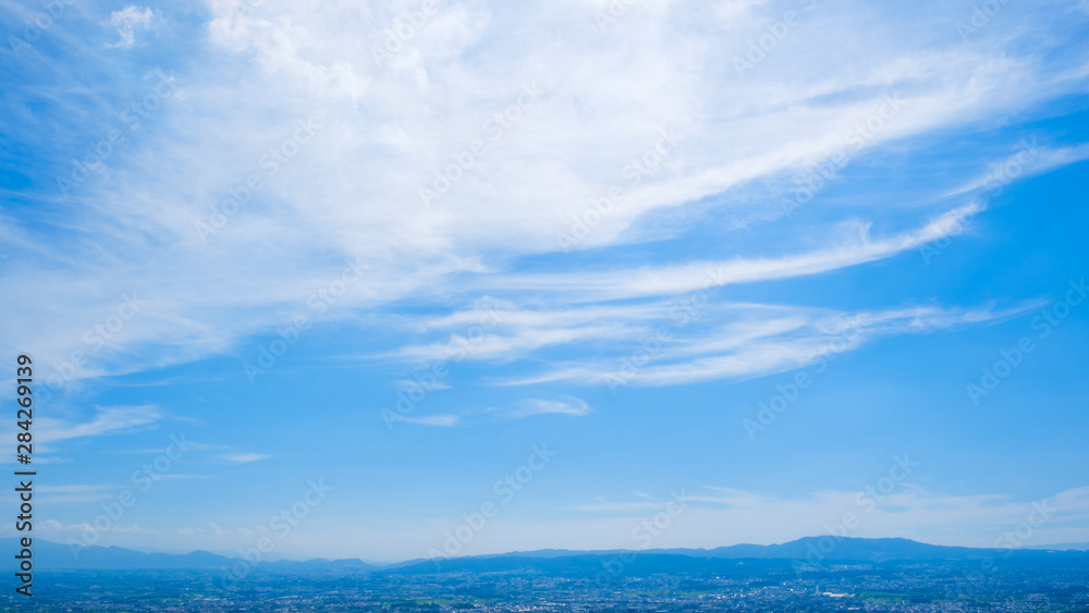 【写真素材】 青空　空　雲　夏の空　奈良　市街地　若草山　背景　背景素材　8月　コピースペース　
