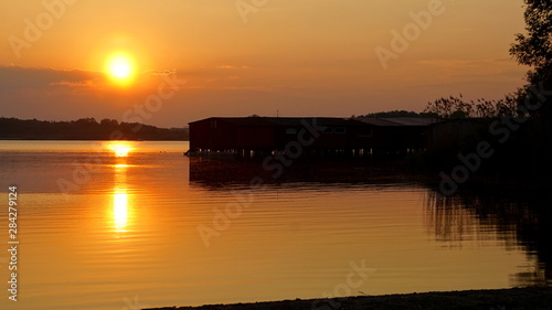 goldener Sonnenuntergang in Rechlin an der Mecklenburger Seenplatte