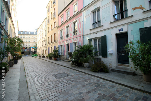 Paris - Rue Cr  mieux