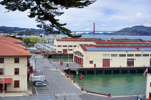 Obraz na płótnie San Francisco, California / USA - May 15, 2018: Festival Pavilion - a large open pavilion building in the Fort Mason complex next to Marina Green and a view of the San Francisco Bay / SFAI w salonie