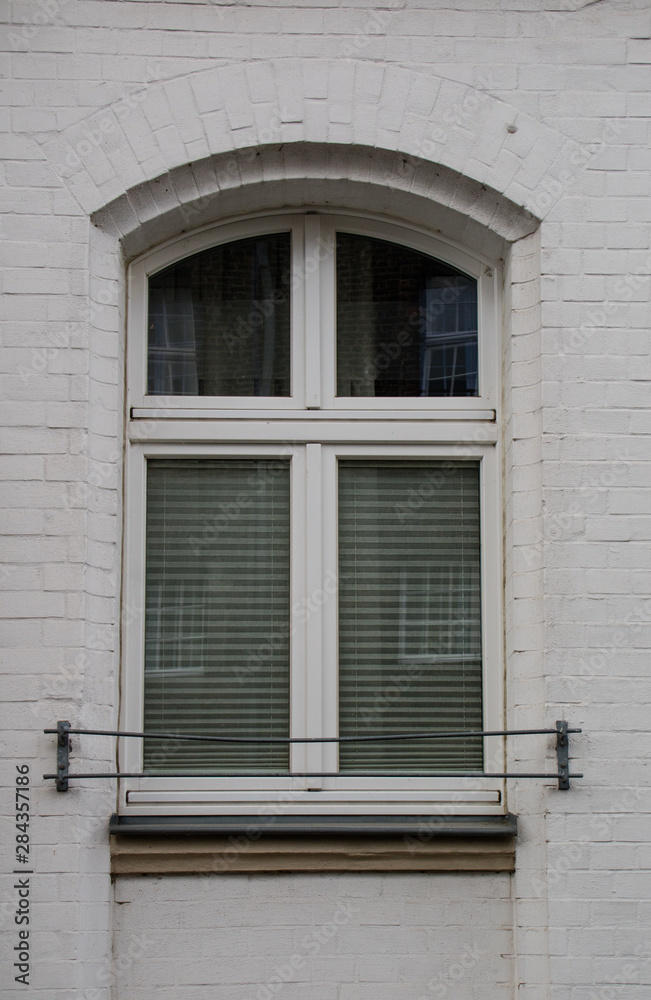 Fototapeta premium Coleção de janelas antigas, modernas, medievais e vitrais espalhadas pelo mundo. Italia, belgica, alemanha e outros paises principalmente da Europa