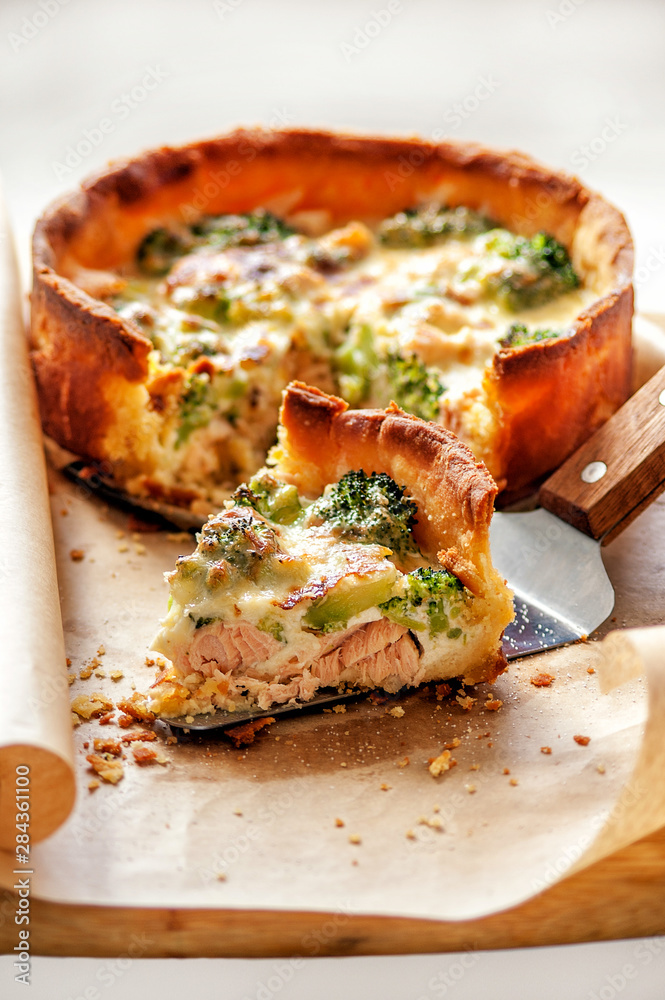 Quiche with salmon and broccoli Quiche with salmon and broccoli