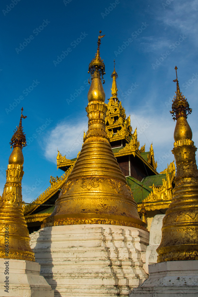 Fototapeta premium Myanmar. Yangon. Shwedagon Pagoda.