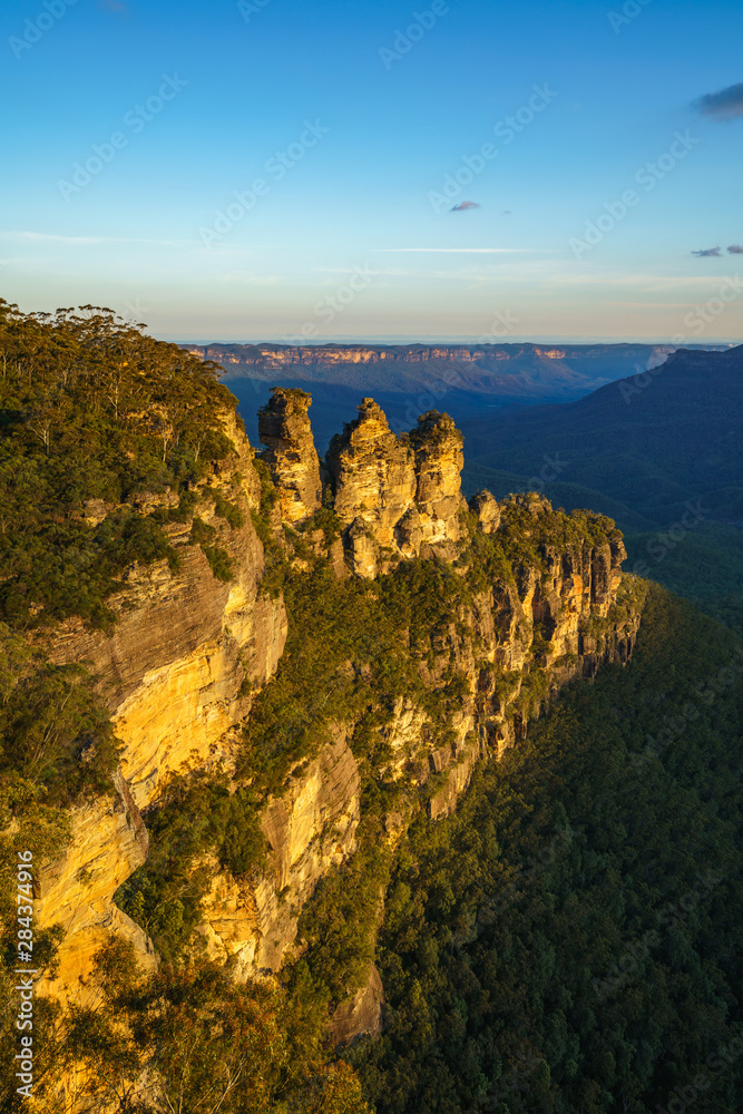 sunset at three sisters lookout, blue mountains, australia 13