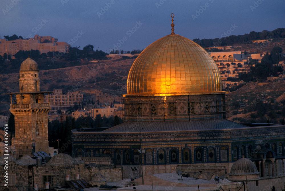 Asia, Israel, Jerusalem. Dome of the Rock from the Jewish Quarter.