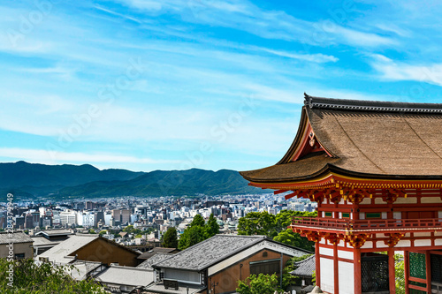 Kyoto, Japan. Main entrance gate to the Kiyomizudera temple, a UNESCO World Heritage Site, overlooking the city of Kyoto and mountains © Miva Stock/Danita Delimont