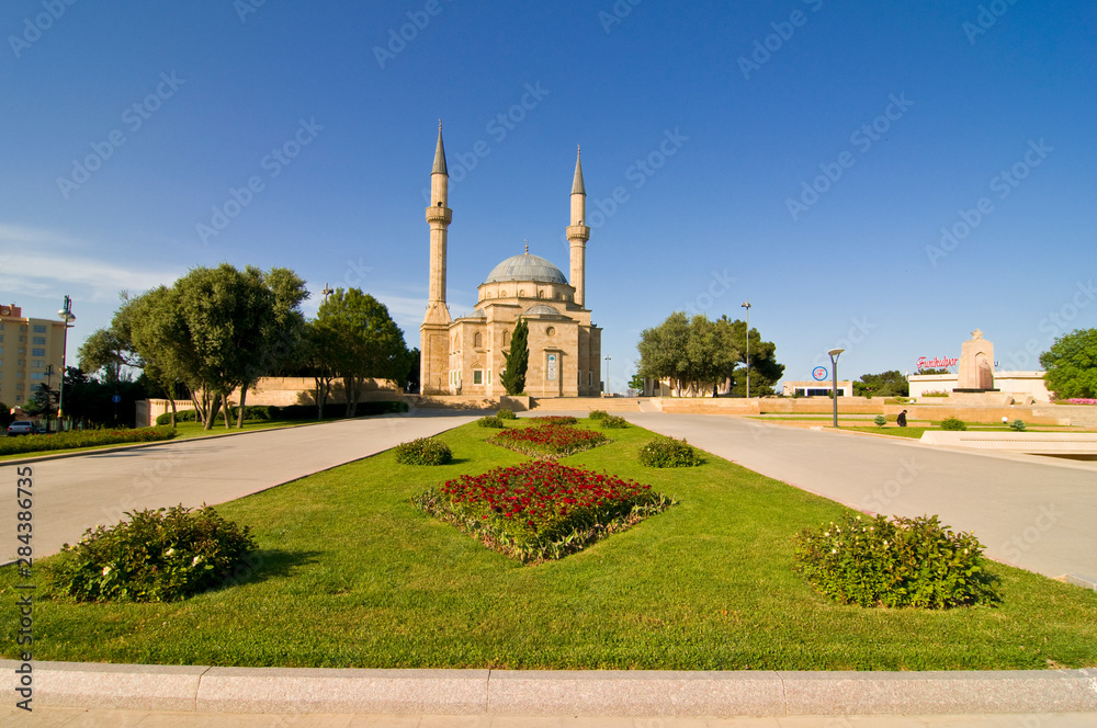Sahidler Xiyabani Mosque, Baku, Azerbaijan