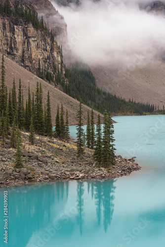 Moraine Lake, Lake Louise, Banff National Park, Alberta, Canada, Canadian Rockies, turquoise glacier lake