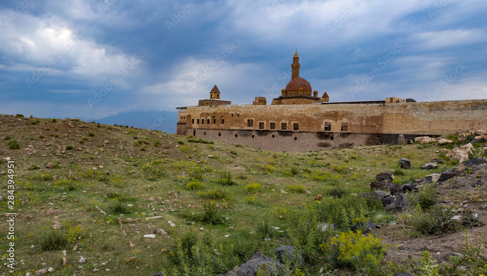 Dogubayazıt, Turkey: the Ishak Pasha Palace, a semi-ruined palace and administrative complex of Ottoman period built from 1685 to 1784, one of the few examples of surviving historical Turkish palaces Dogubayazıt, Turkey: the Ishak Pasha Palace, a semi-ruined palace and administrative complex of Ottoman period built from 1685 to 1784, one of the few examples of surviving historical Turkish palaces