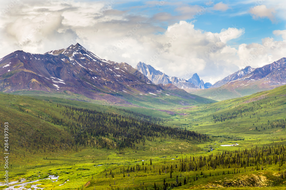 Obraz premium Canada, Yukon Territory. Landscape of Tombstone Range and North Klondike River. Credit as: Don Paulson / Jaynes Gallery / DanitaDelimont.com