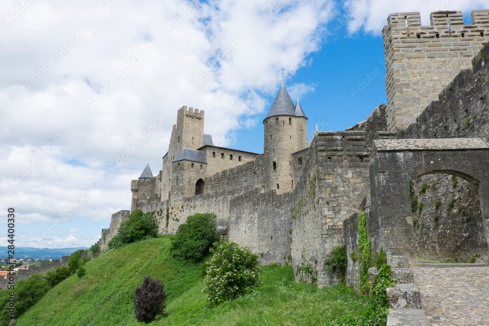 France, Languedoc-Roussillon, ancient fortified city of Carcassonne, UNESCO World Heritage Site. Chateau de Carcassonne. City walls and gates.