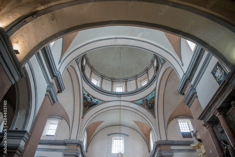 catedral de Veracruz México cupula entre cielo nublado