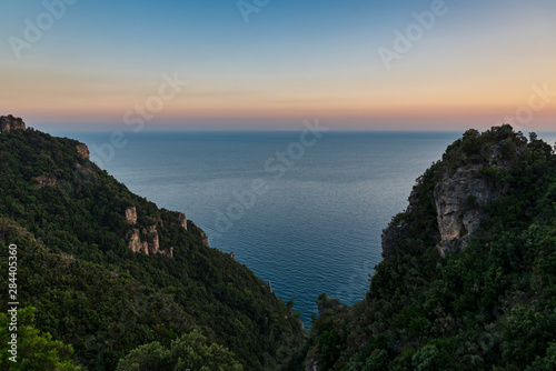 Vista sul mare dalla Costiera Amalfitana © F.Palma_Photography