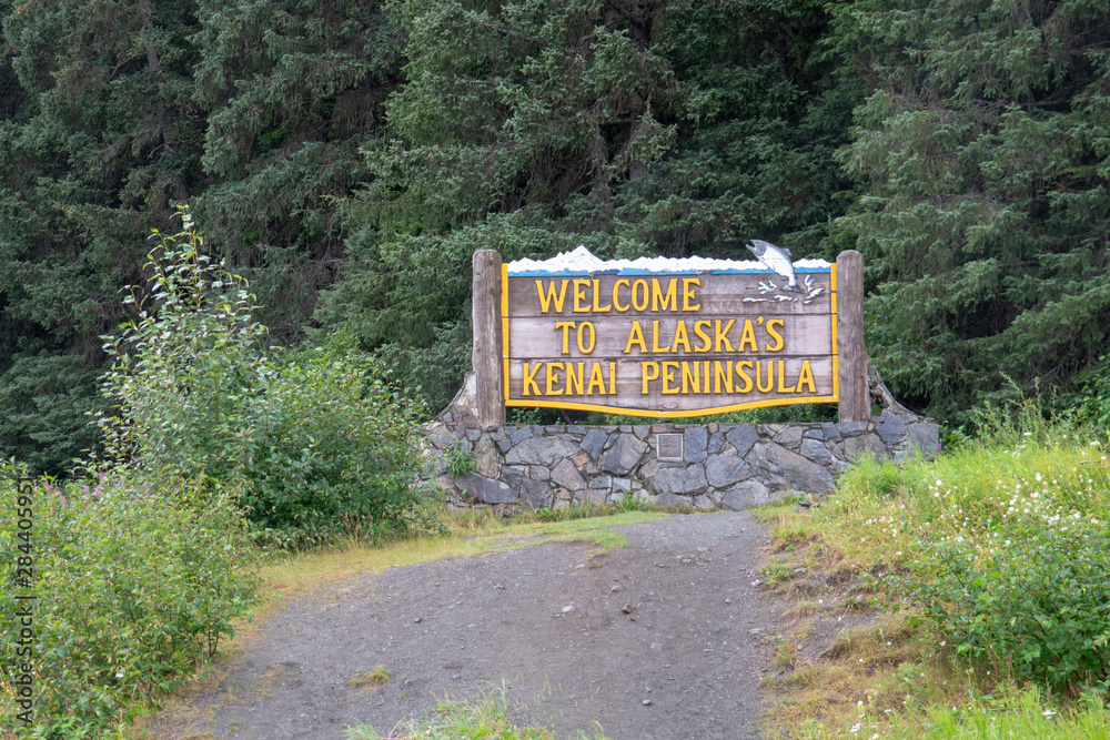 AUGUST 3 2018 COPPER LANDING, ALASKA Sign visitors and