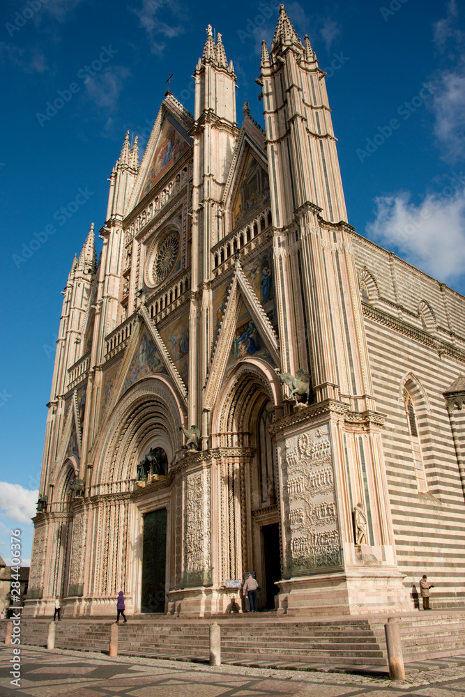 Italy, Umbria, Orvieto. The Cathedral of Orvieto or Duomo of Orvieto. 13th century Gothic masterpiece, thought to be one of the best Gothic buildings in Italy..