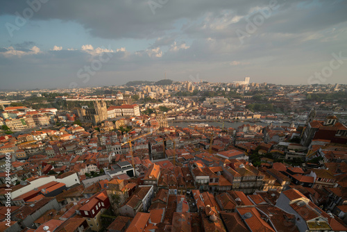 Blick über die Stadt Porto/ Portugal. Häusermeer und Stadtansicht.