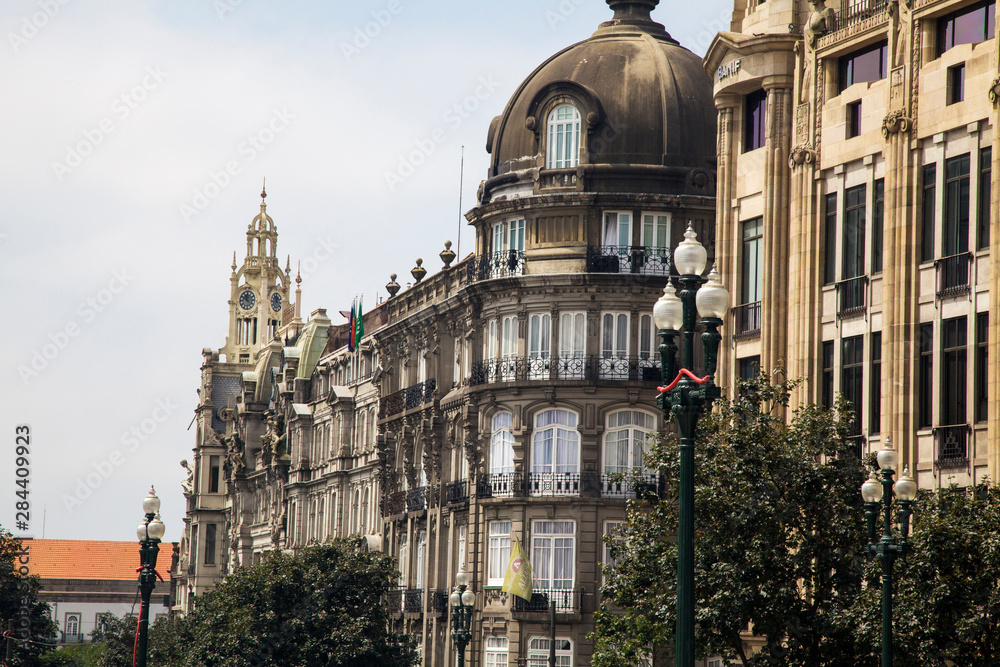 Naklejka premium Portugal, Porto, Porto city center with the tower of Avenida das Aliados