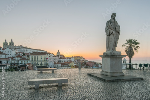 Canvas Print Portugal, Lisbon, Alfama, Largo Portas do Sol at Dawn, Statue of St