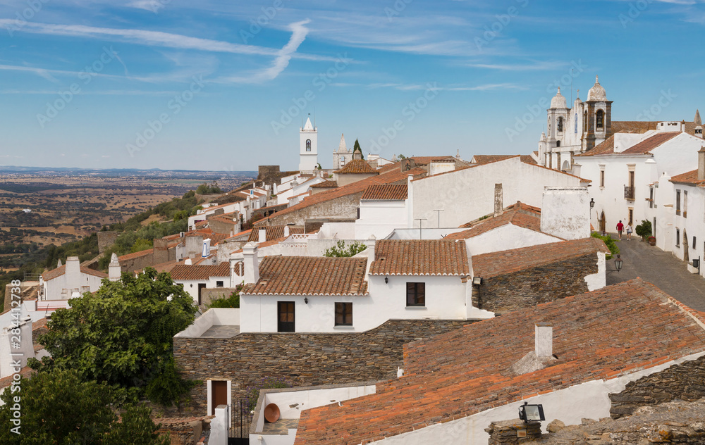 Vista general del Pueblo de Monsaraz en la región de Alentejo, Portugal