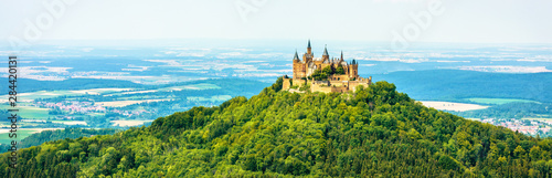 Foto Hohenzollern Castle on mountain top, Germany