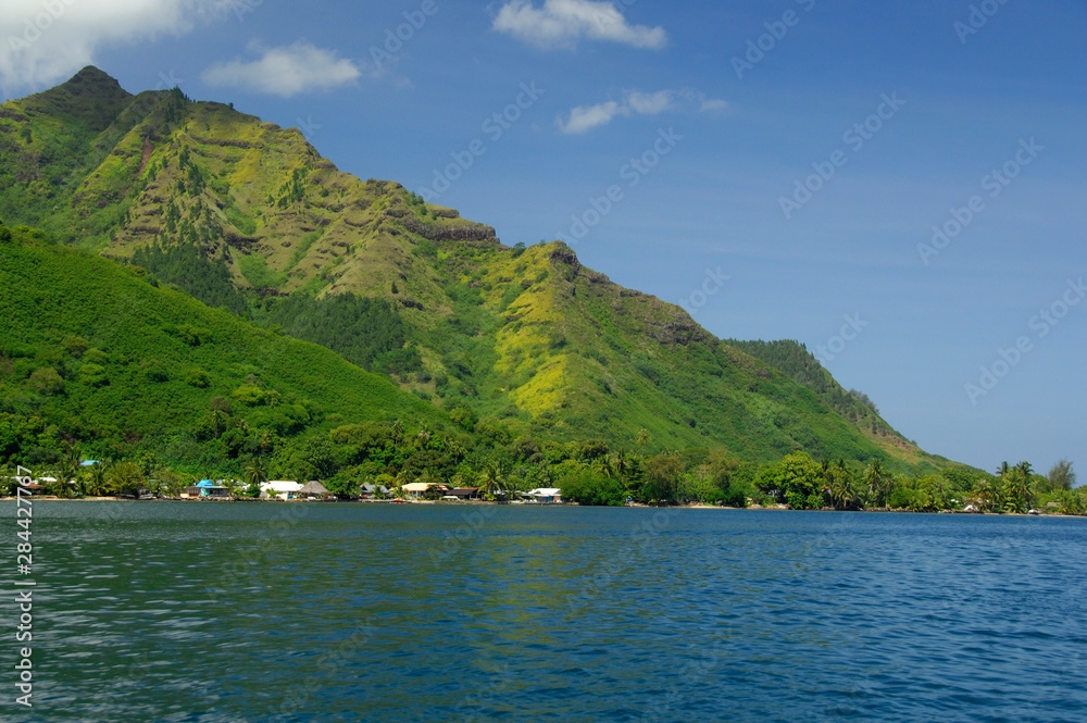 South Pacific, French Polynesia, Moorea, Opunohu Bay.