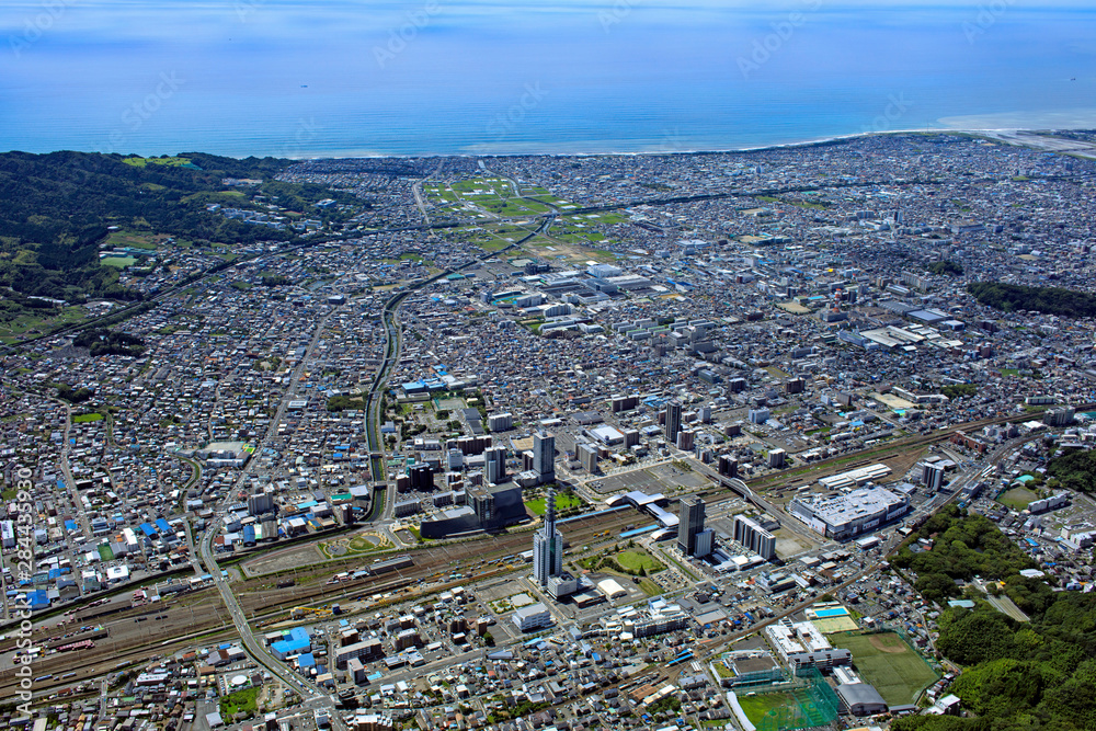 東静岡から日本平を望む／駿河湾