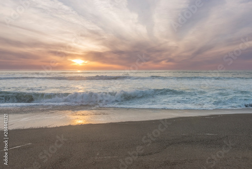 Fototapeta Naklejka Na Ścianę i Meble -  USA, California, Point Reyes National Seashore, Point Reyes Beach Sunset