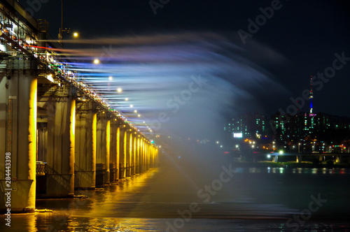 月光レインボー噴水で有名な盤浦大橋