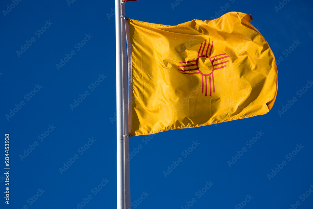 Fototapeta premium NA, USA, New Mexico, Santa Fe, New Mexican State Flag