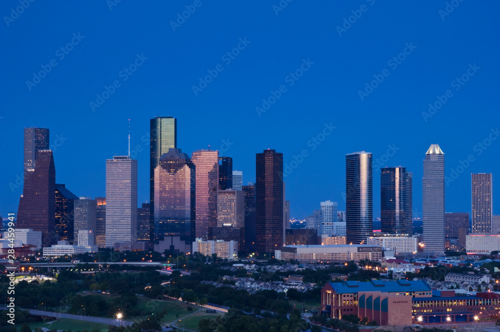 Fototapeta premium Texas, Houston Skyline at Dusk