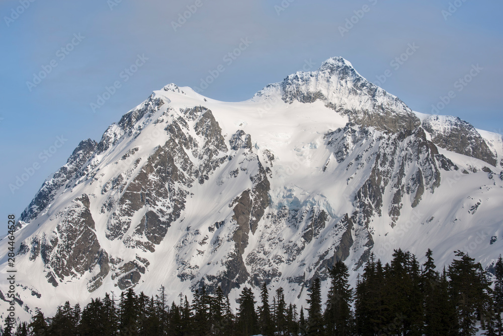 USA, Washington State, North Cascades National Park. Spring snowfall on Mt. Shuksan. 