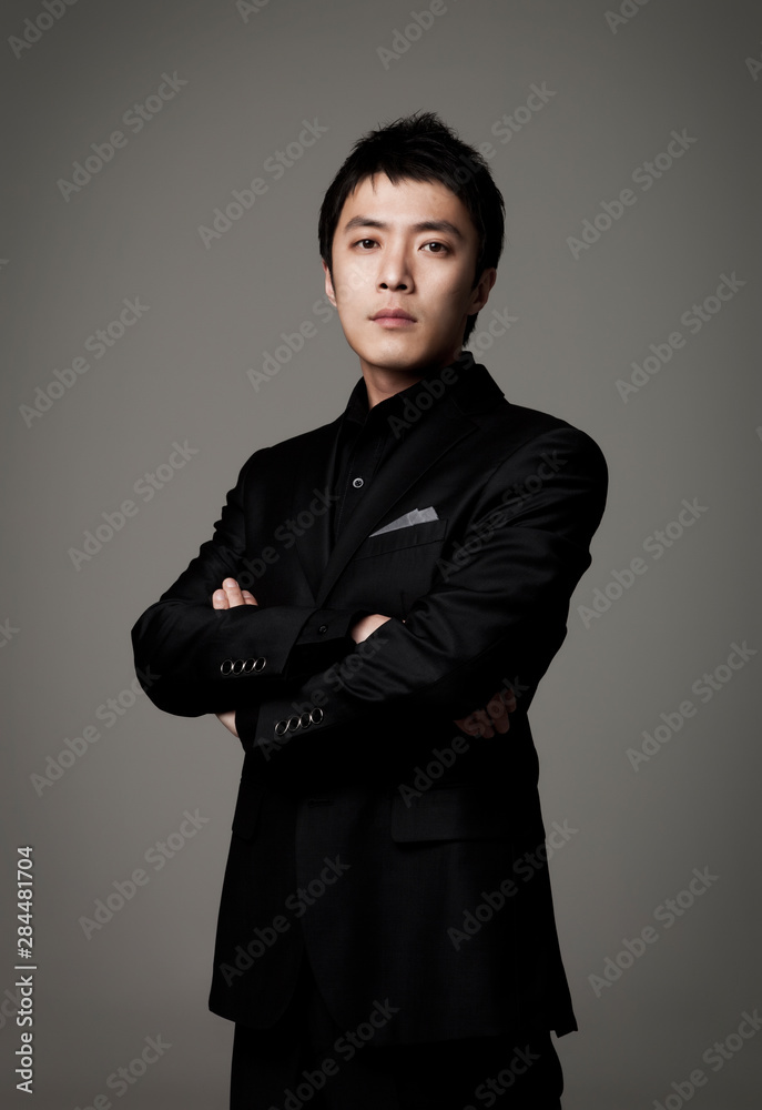Businessman image of a Korean man in his 30s.
