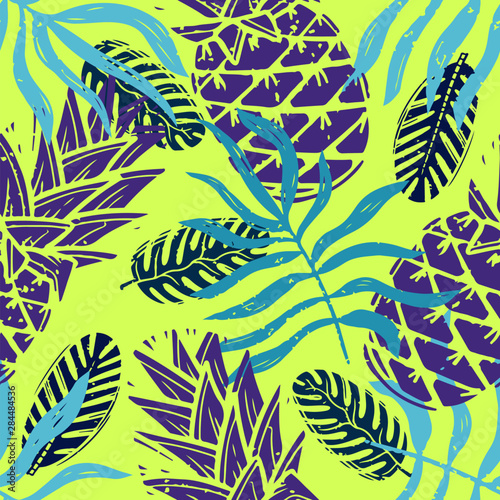Jungle foliage chaotic hand drawn seamless pattern