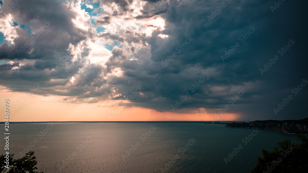 Obraz premium Sunset storm in the sky over Trieste
