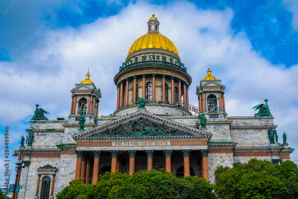 Fototapeta premium Saint Petersburg, Russia - August, 13, 2019: Saint Isaac Cathedral in Saint Petersburg, Russia