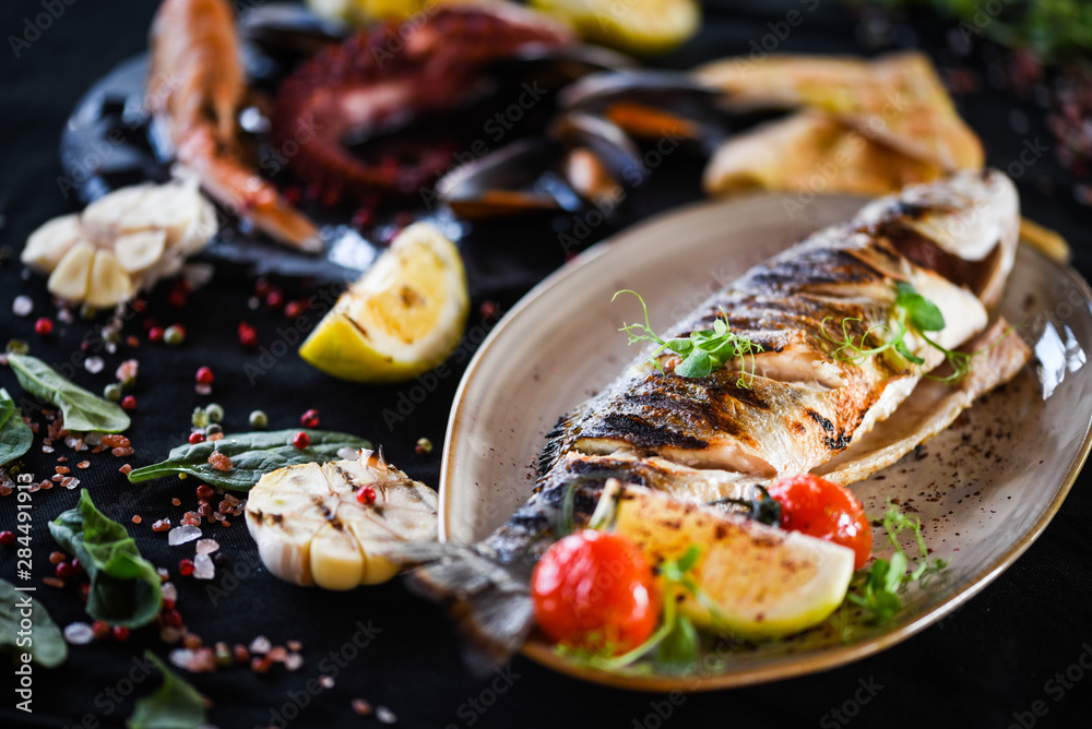 grilled fresh fish with lemon & parsley