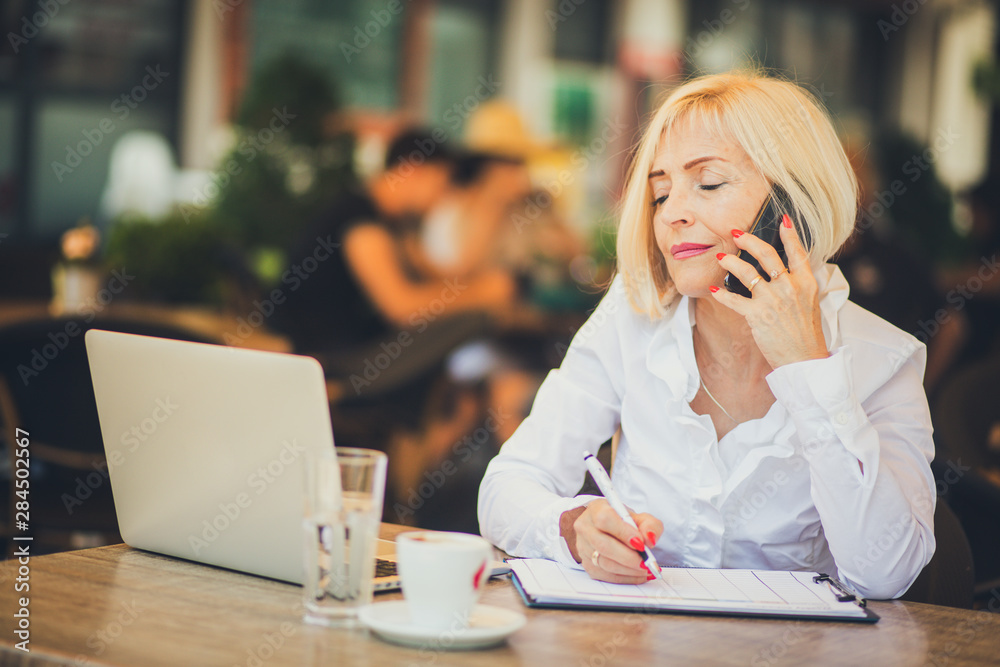 Your business proposal has just arrived. Your business proposal has just arrived.