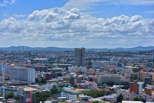  Looking from the height See a city in a tight city with tall buildings and beautiful skies. Is a comfortable view