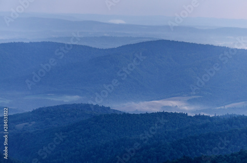 Panorama z połoniny Wetlińskiej rano © wedrownik52