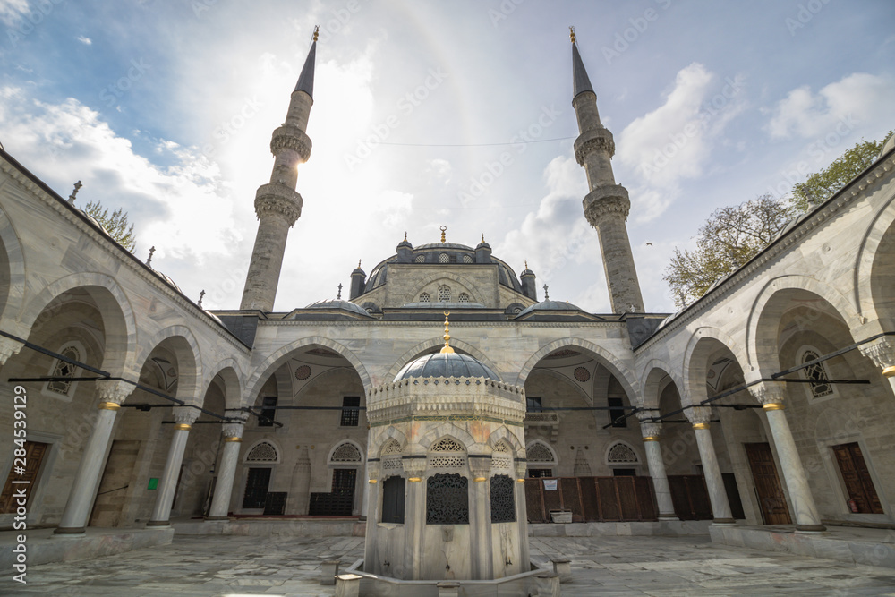 yeni valide mosque in istanbul