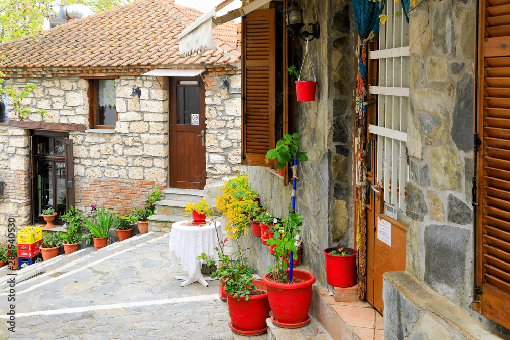 Dorfplatz von Rapsani in Griechenland