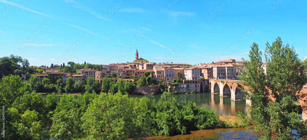 panoramic view of Pont-Vieux (Old Bridge) on the river Tarn in Albi in Occitanie (South of France)