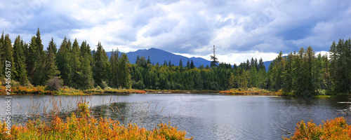 Fototapeta Naklejka Na Ścianę i Meble -  Panoramic view of Baker lake in Washington state